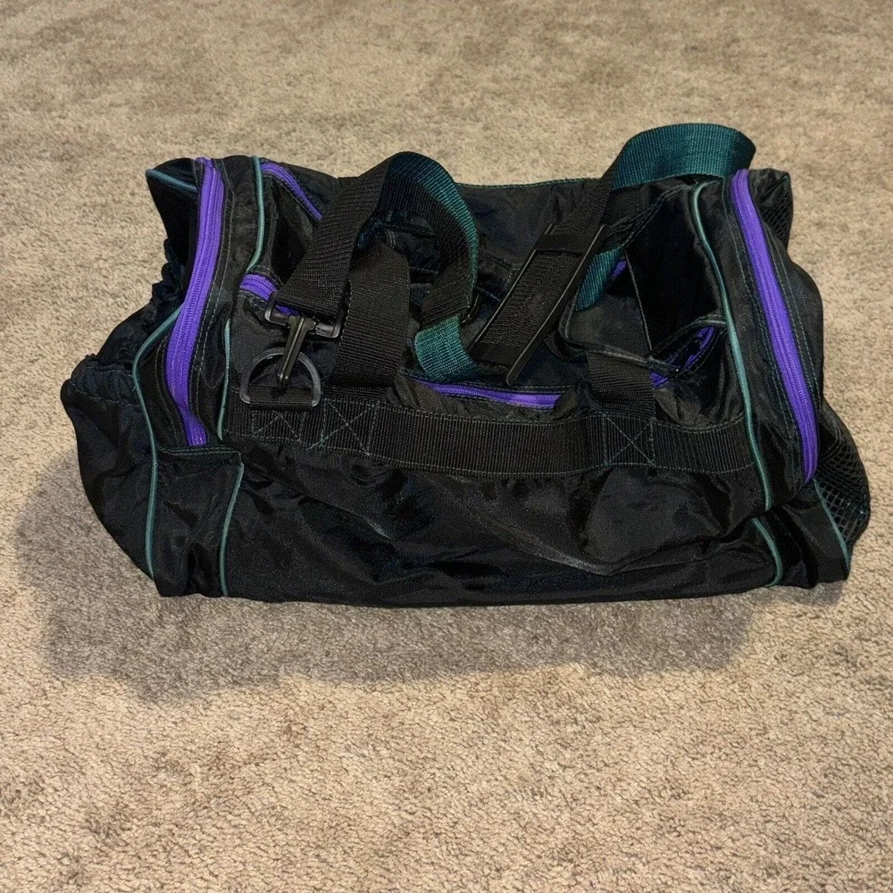 Vintage 90's Foot Locker Class‎ A Sports - Duffle Bag (Black, Purple, Green)
